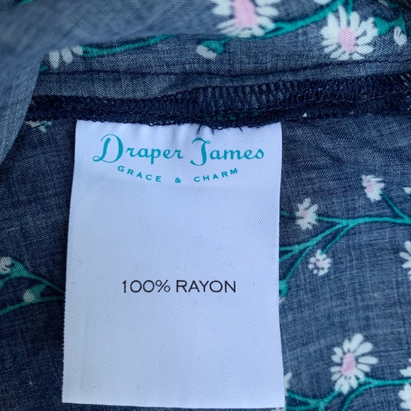 Draper James Navy Floral Print Top Size 2 - Picture 4 of 4